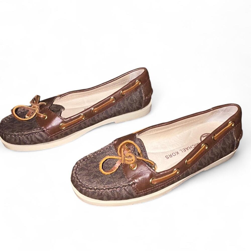 Micheal kors womans loafers vintage